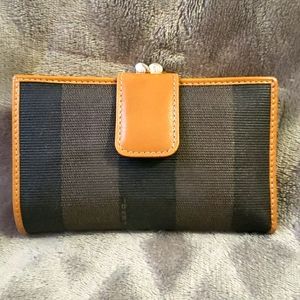 ❣ Vintage Fendi Small Wallet❣